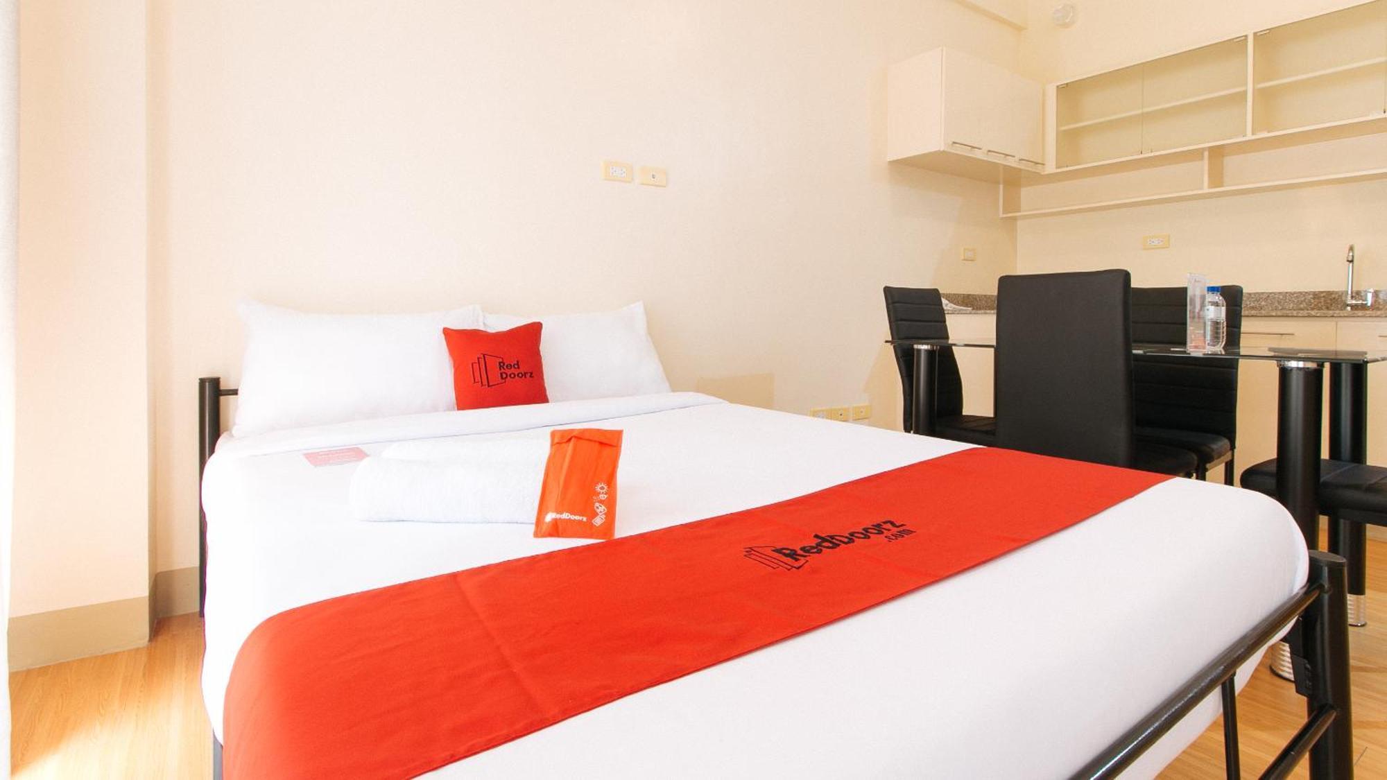 Reddoorz Plus At Alpina Heights Paranaque Paranaque City Exterior photo