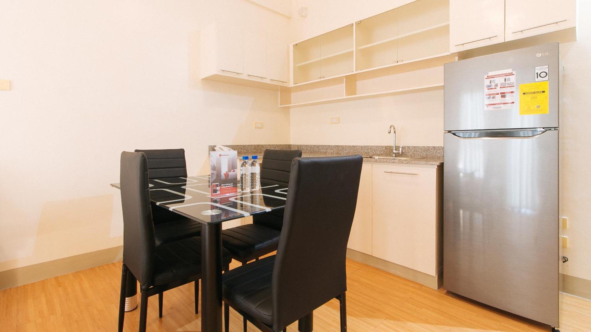 Reddoorz Plus At Alpina Heights Paranaque Paranaque City Exterior photo