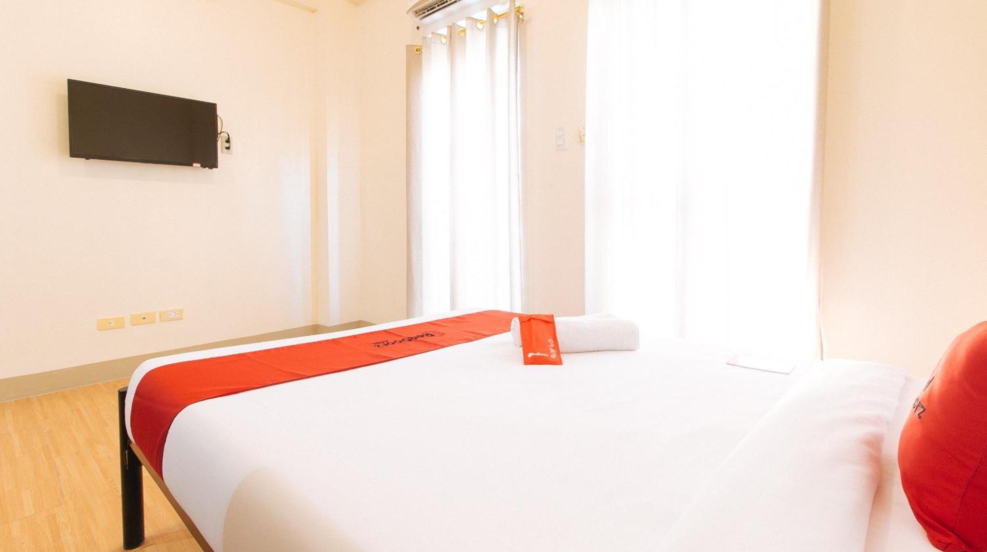 Reddoorz Plus At Alpina Heights Paranaque Paranaque City Exterior photo