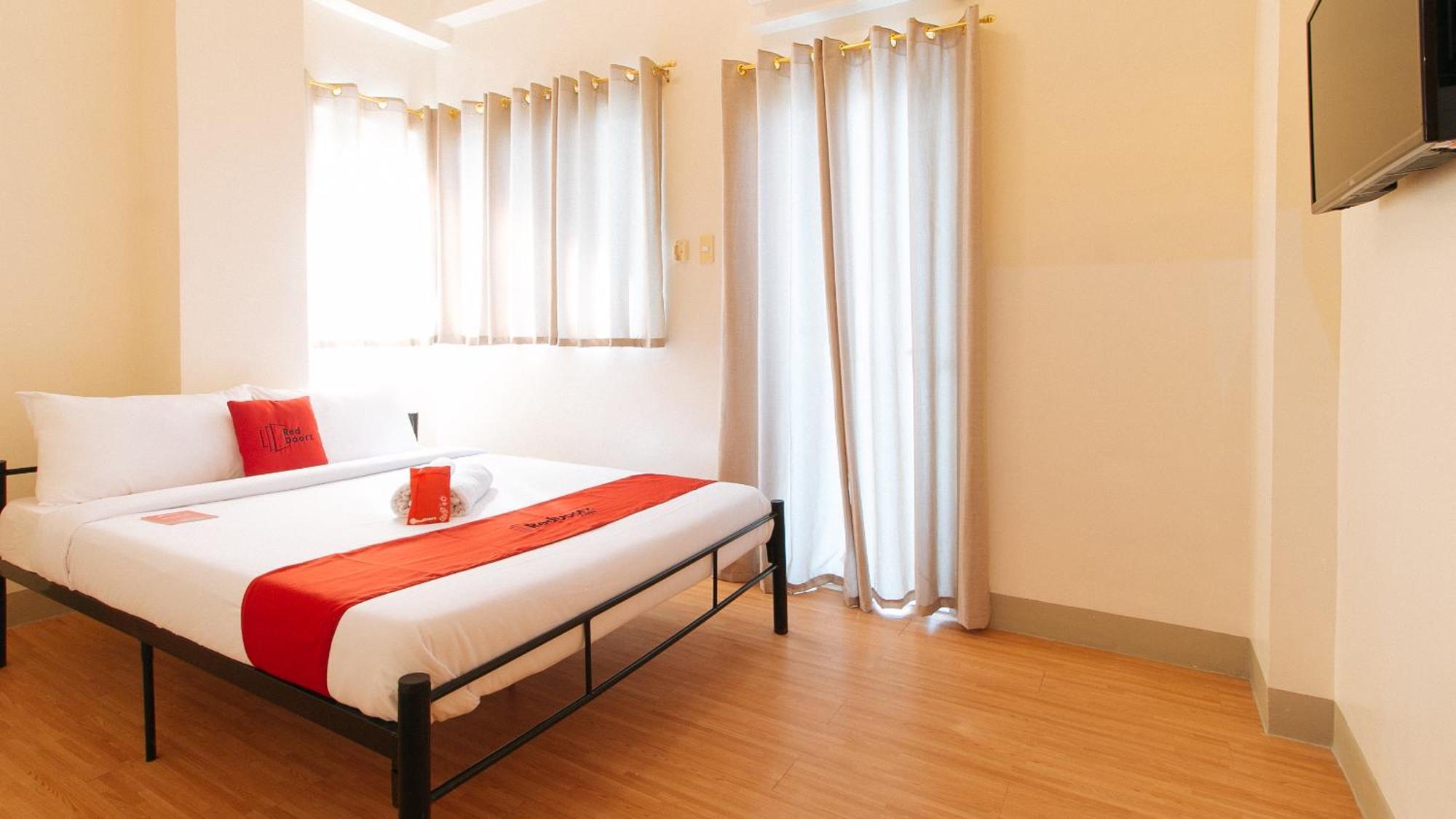 Reddoorz Plus At Alpina Heights Paranaque Paranaque City Exterior photo