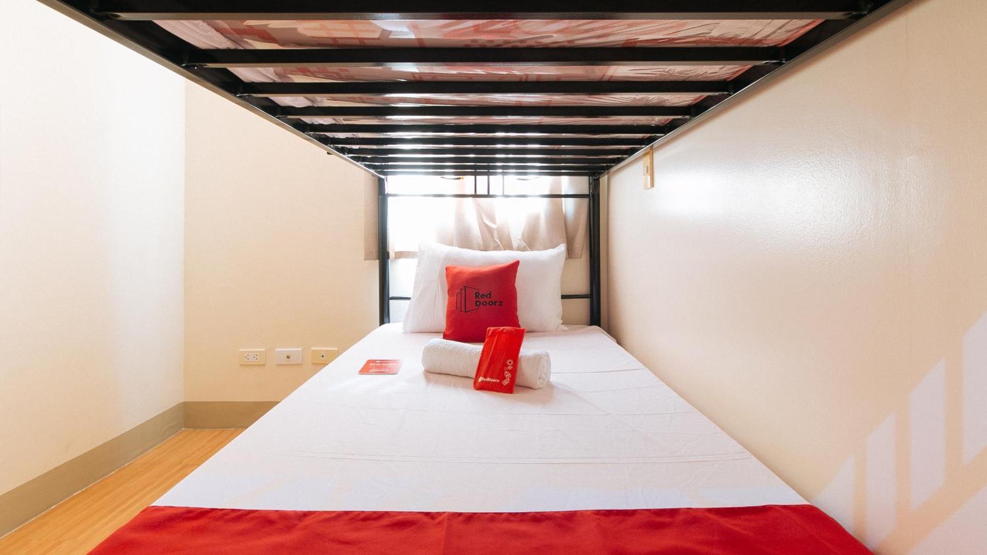 Reddoorz Plus At Alpina Heights Paranaque Paranaque City Exterior photo