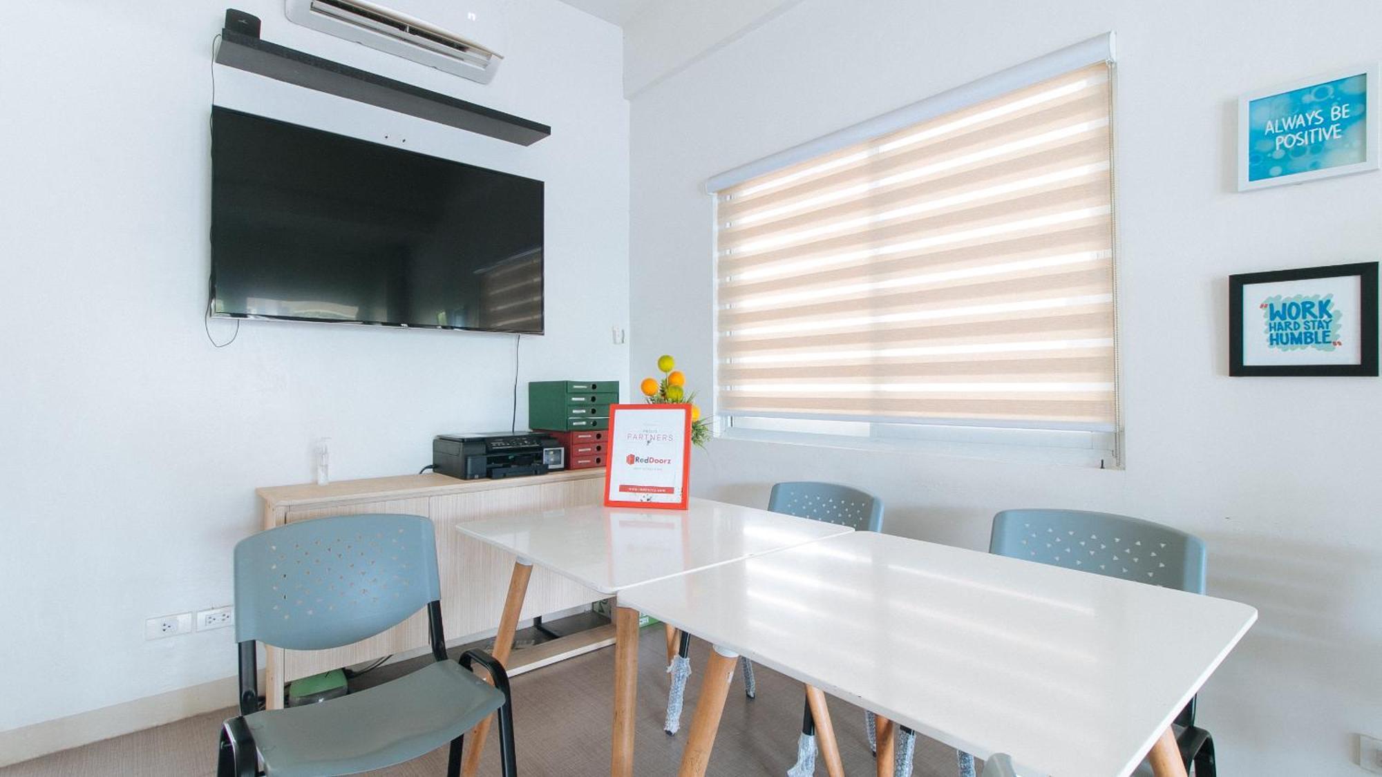 Reddoorz Plus At Alpina Heights Paranaque Paranaque City Exterior photo